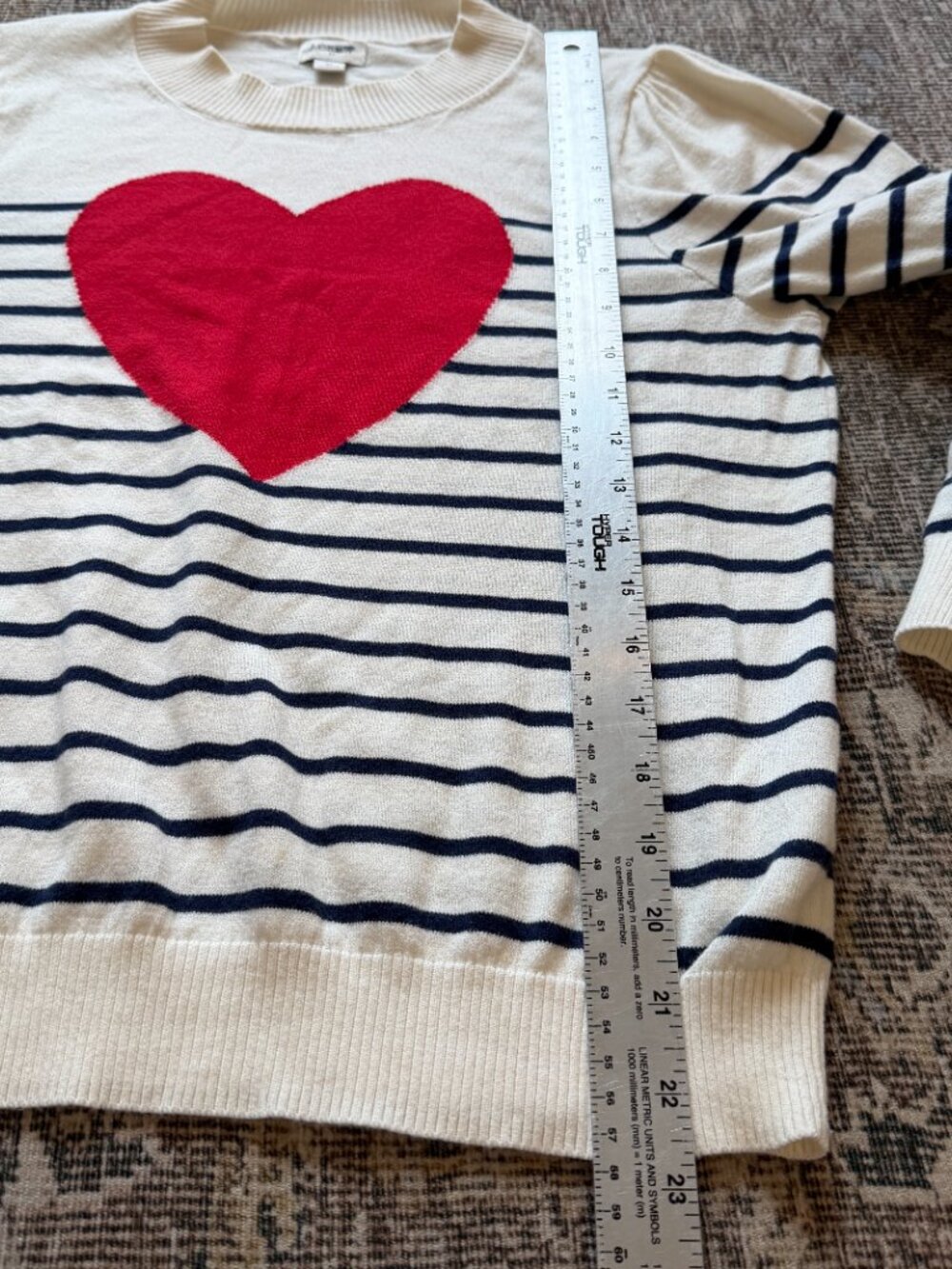 J. Crew Factory Puff-sleeve heart sweater • size medium • BL760 - Picture 5 of 11